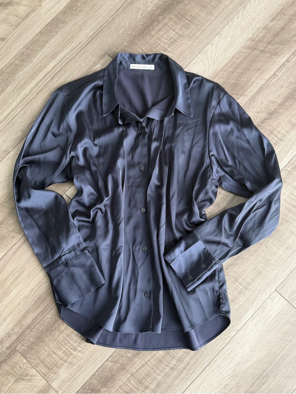 Abercrombie & Fitch Navy Blue Satin Long Sleeve Button-Up Shirt Women’s Sz L